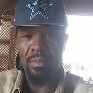 Meet your Posher, Derron